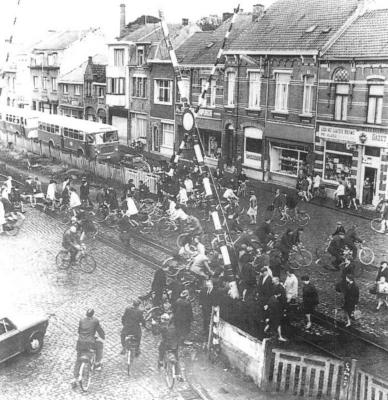 Station Sint-Niklaas, spooroverweg Driekoningen - Hofstraat