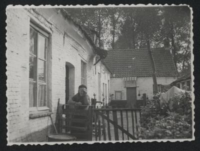 Krotwoningen Sint-Niklaas, 1941, Huis ten Halven