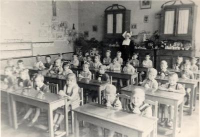 Vrije basisschool kleuterklas 1958