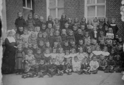 Vrije basisschool kleuterklas 1905