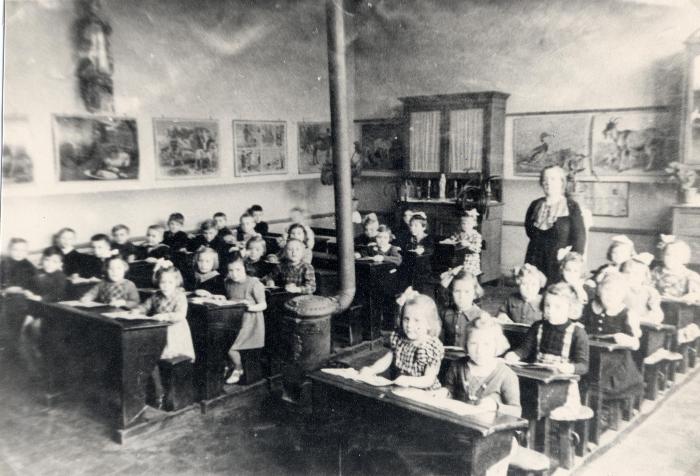 Vrije basisschool kleuterklas 1945