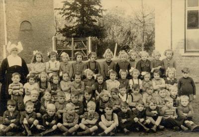 Vrije basisschool kleuterklas 1952