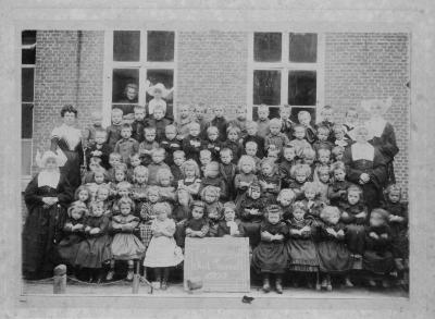 Vrije basisschool kleuterklas 1903