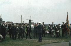 Bloemenhulde aan het Brits monument