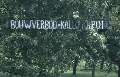 Protestbord tegen industrialisering in het Waasland