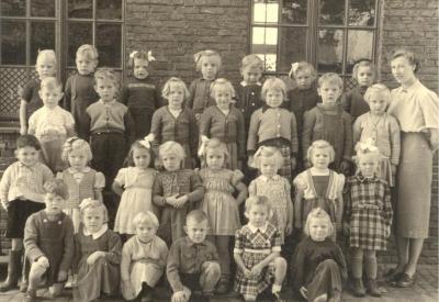 Klasfoto Stedelijke Basisschool Spoele, 1952