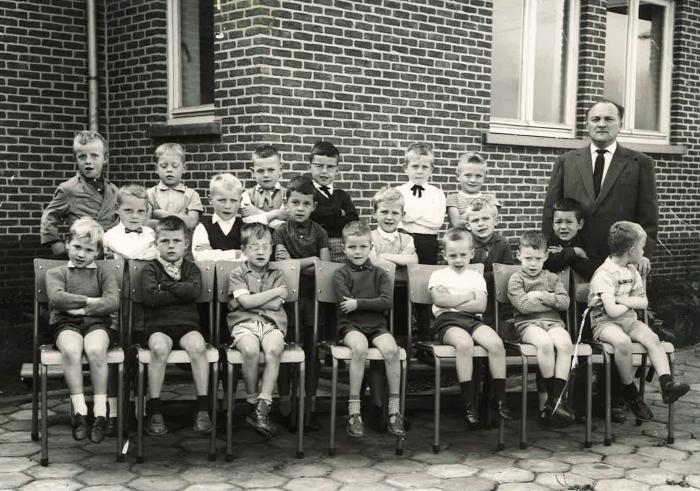 Klasfoto 1e leerjaar, Stedelijke Basisschool Spoele