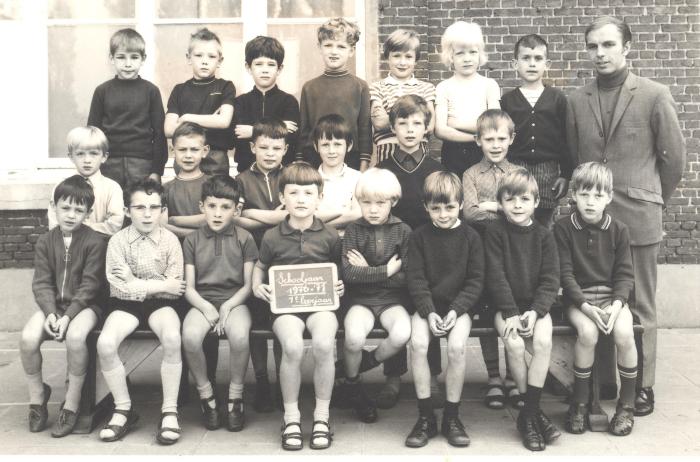  Klasfoto Gemeenteschool Waasmunster 1970-71