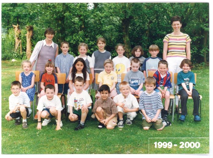 Eerste leerjaar klasfoto Stedelijke Basisschool Spoele, 1999-2000