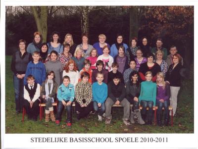 Klasfoto Stedelijke Basisschool Spoele, 2010-2011