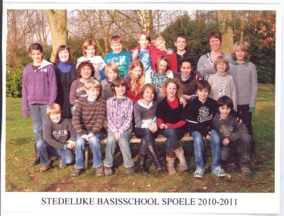 Klasfoto Stedelijke Basisschool Spoele, 2010-2011