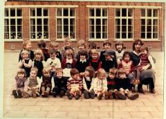 Klasfoto juffrouw Meul kleuters Sinaai 1980 - 1981