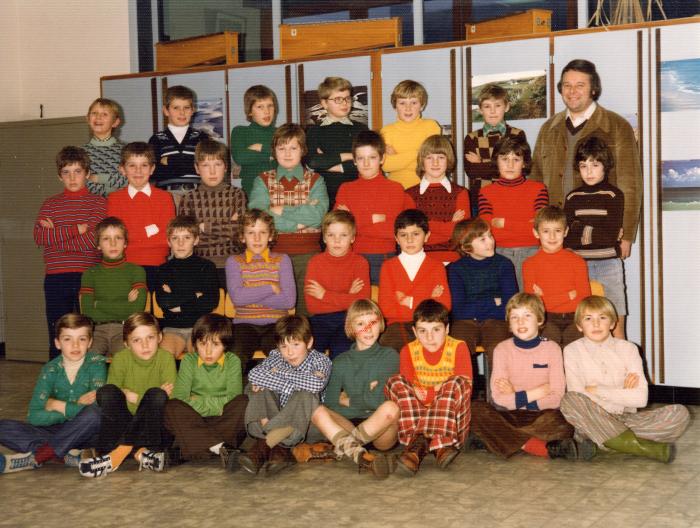 Klasfoto meester Etienne De Meester jongens Sinaai 1975 - 1976