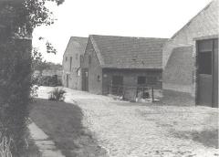 Hoeve langs Geslechtdijk in Kalishoek in Doel