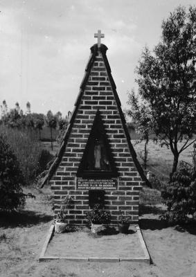 Kapel O. L. Vrouw van Banneux, Lijkveldstraat Klapdorp