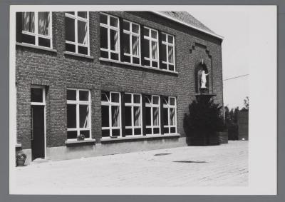 School in Doel