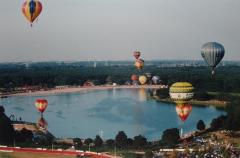 Pers- en vedettenballonmeeting in recreatieoord De Ster